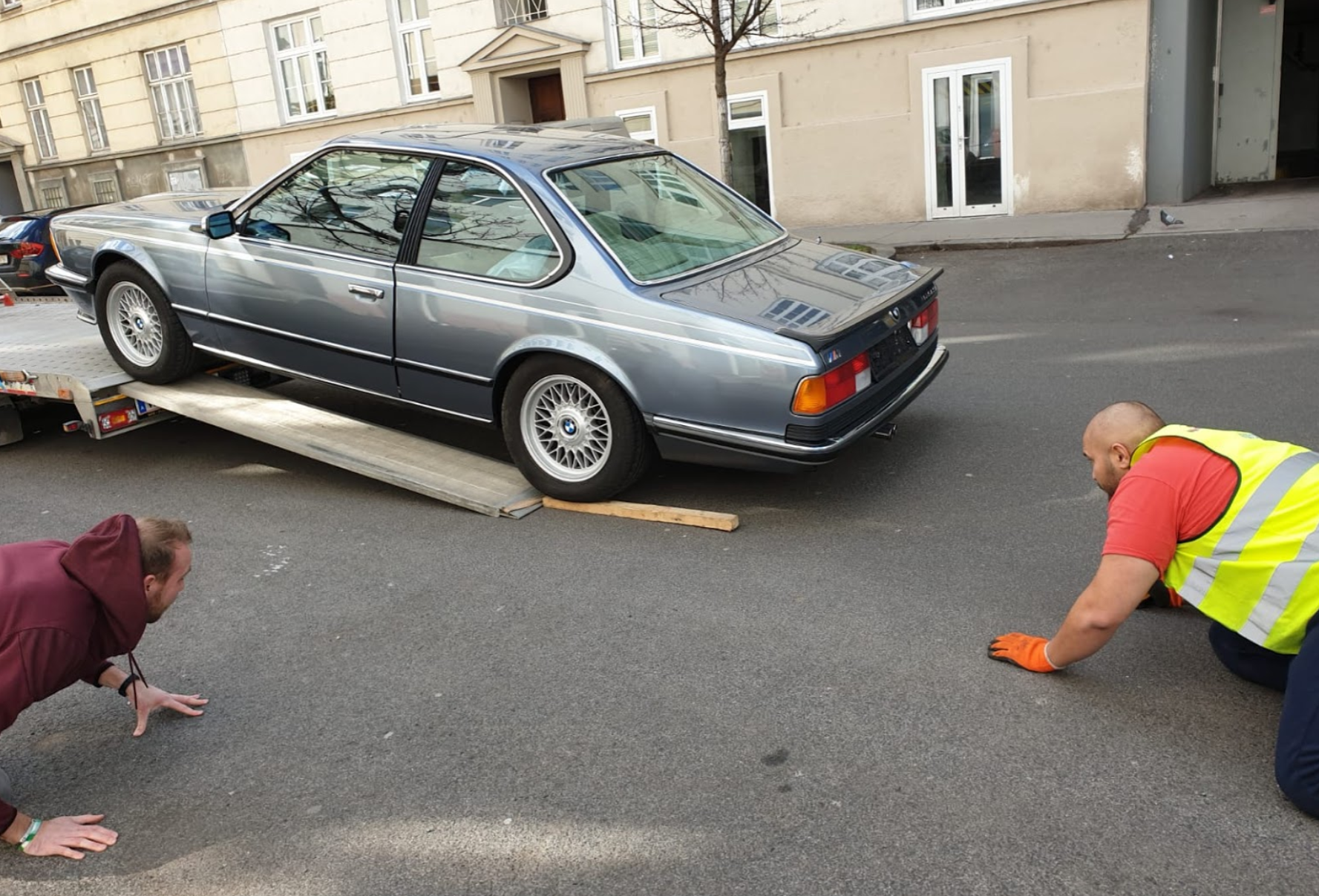 Abschleppdienst Stefan am Werk in Wien 1200