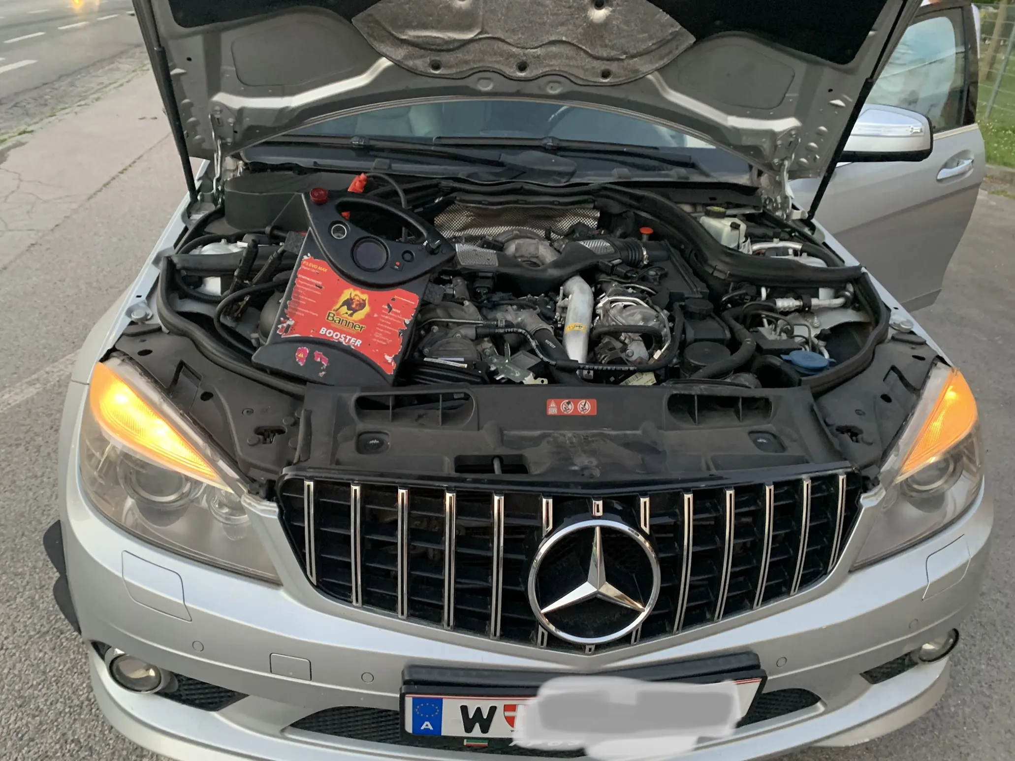 Auto Starthilfe in Wien Akkudienst Leere Autobaterrie in 1050 Wien